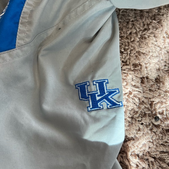 University of Kentucky Windbreaker - Picture 4 of 5
